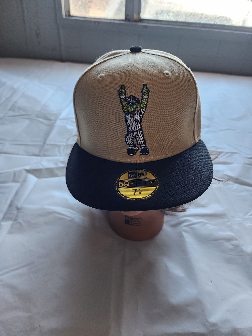 New Era 59FIFTY CHICAGO WHITE SOX CHIWHI MASCOT VEGAS CAP HAT GOLD/BLACK SIZE 7